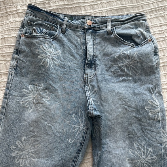 High Rise Extreme Flare Bellbottom Jeans with floral detail sz 10 - Picture 3 of 4
